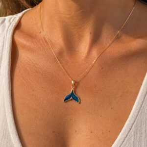 Colgante cola de sirena dorado con resina azul