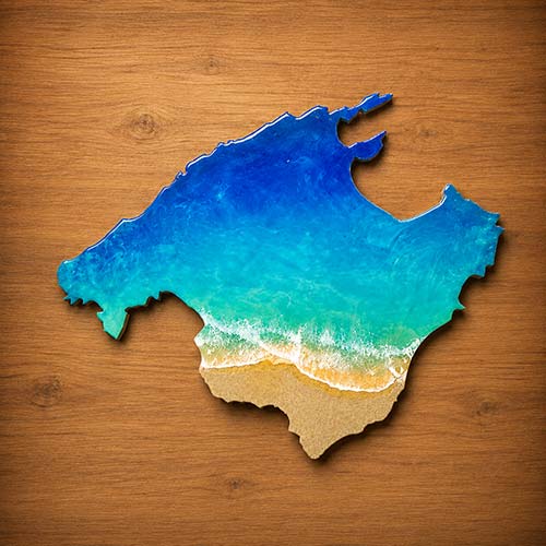 Silueta de Mallorca personalizada en madera, resina y arena natural
