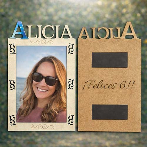 Imán personalizado en madera con nombre y fotografía